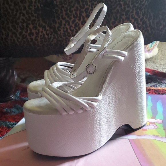 NEW Jeffrey Campbell White Platforms - Picture 2 of 8